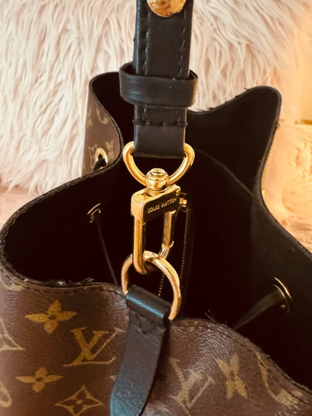Louis Vuitton Monogram Drawstring Shoulder Bag - Brown & Gold - Picture 8 of 9